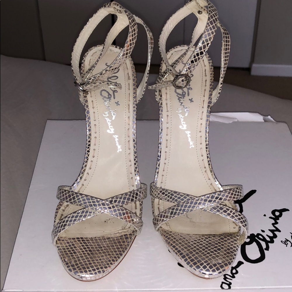 Alice and Olivia Paola sandal in silver.